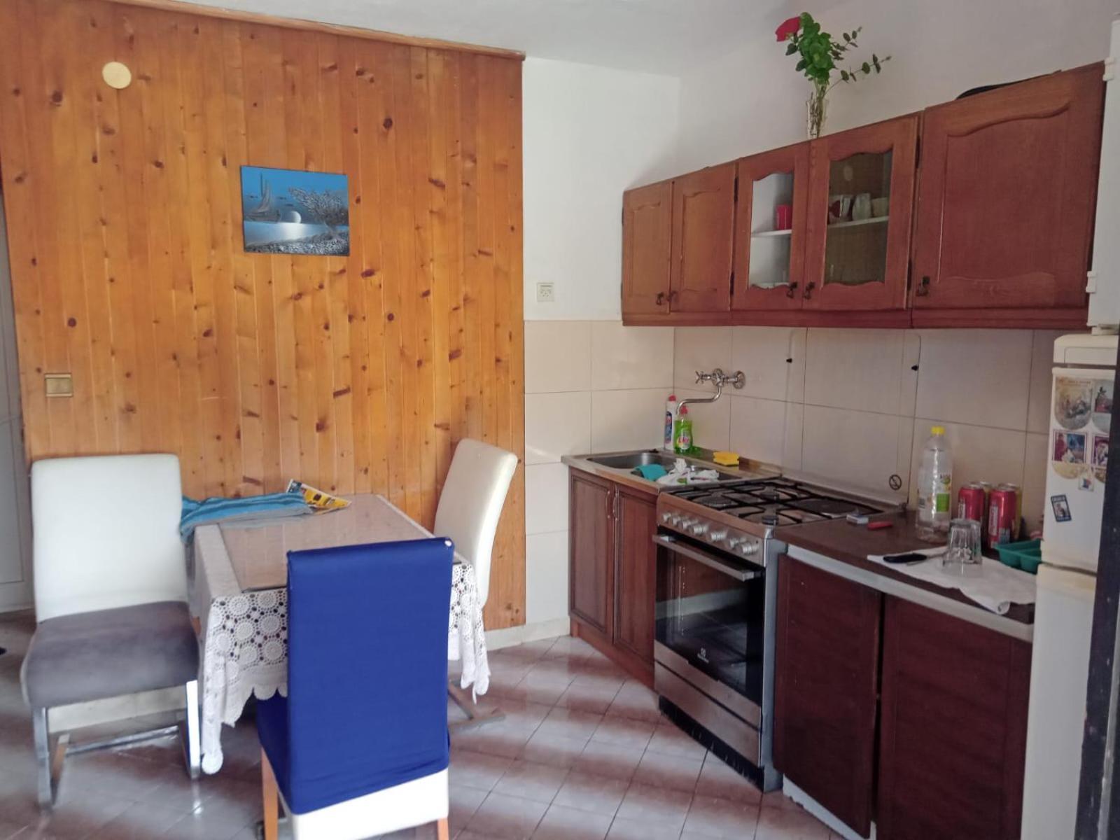 Apartments Nikola Pucisca Luaran gambar
