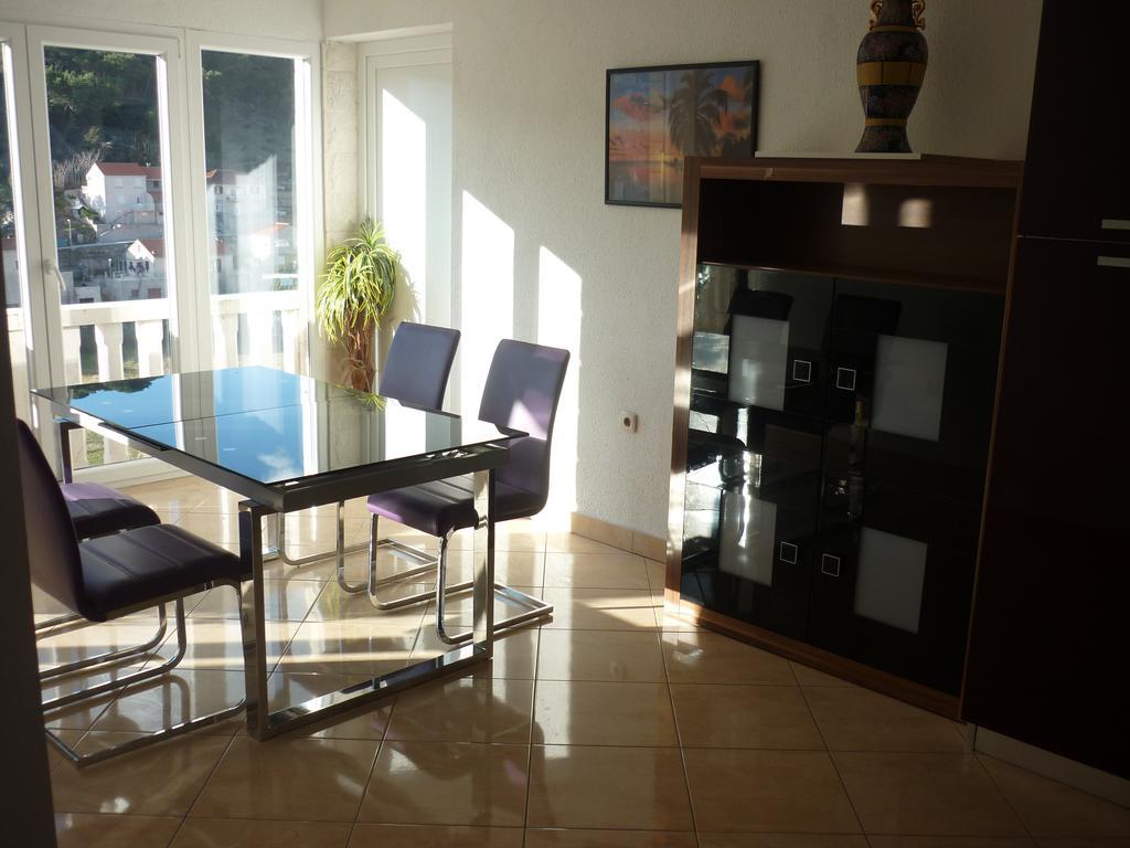 Apartments Nikola Pucisca Luaran gambar